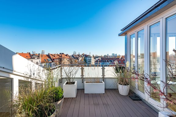 Sonnige Dachterrasse im 5.OG