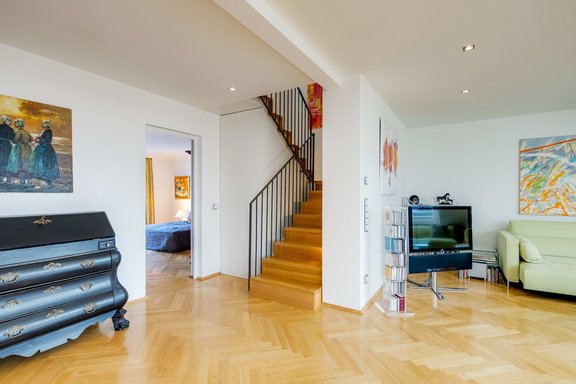 Stufen führen in das Studio