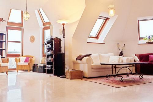 Dachgeschosswohnung mit Erker und Atrium-Terrasse