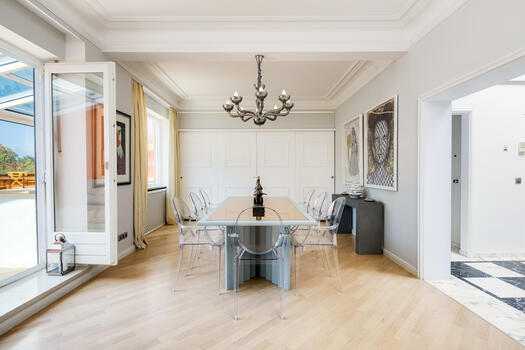 Spacious dining room