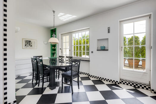 Charming dining area