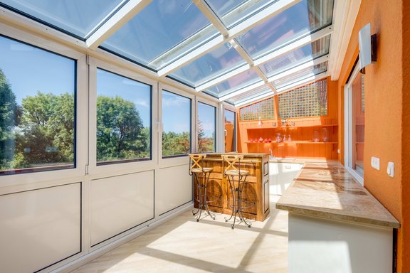 Sonnenerfüllter Wintergarten