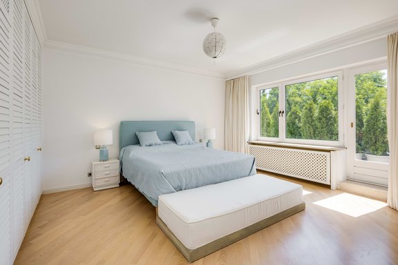 Schlafzimmer mit Ankleide