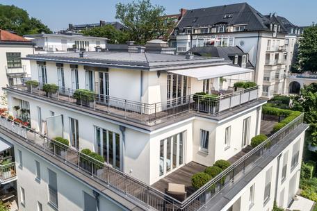Dachterrassen-Wohnung zur Neugestaltung in Toplage