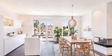 Spacious 3-bedroom penthouse apartment with high-end finishes