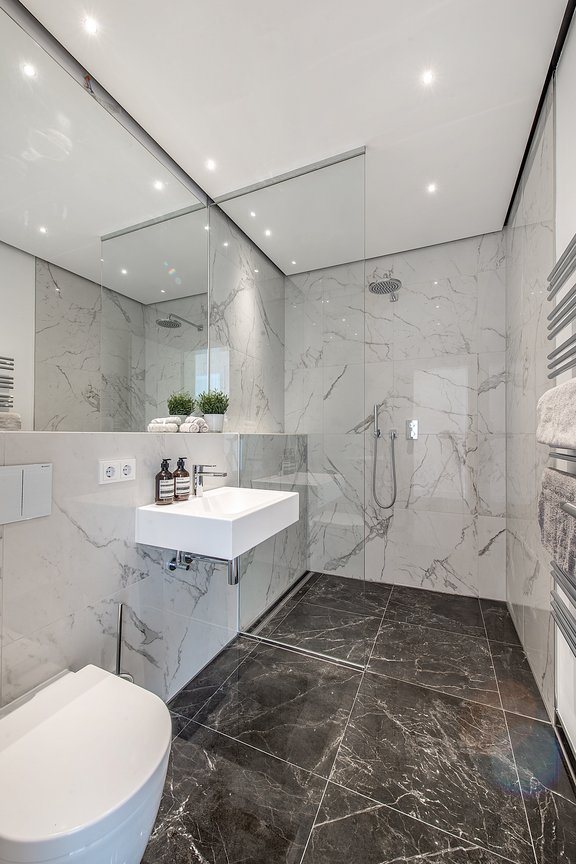 Additional shower room