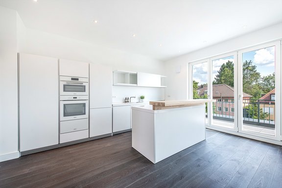 bulthaup kitchen with breakfast bar