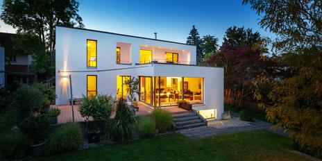 Den Pilsensee vor der Tür: Stilvolles Architektenhaus mit Wärmepumpe und PV