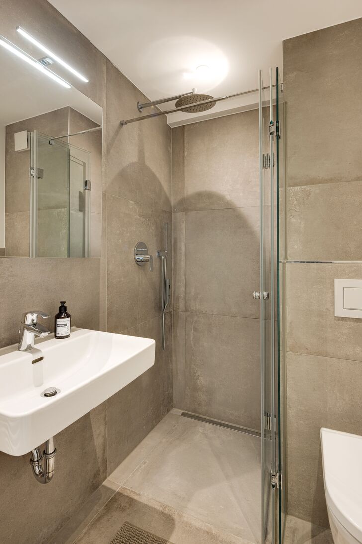 Modernes Badezimmer