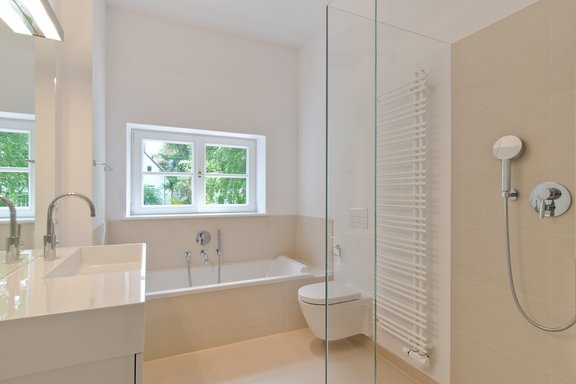 Bathroom upper floor