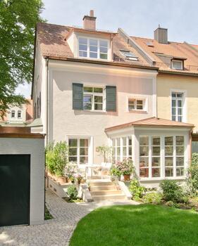Hausansicht Garten
