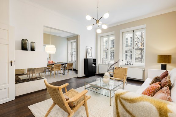 Gorgeous 1st floor luxury apartment