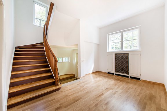 Hallway with wardrobe area
