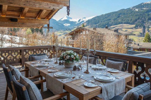 Sonnenterrasse mit Alpenpanorama