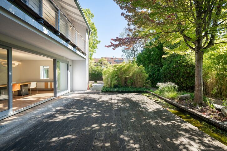 Südterrasse mit Wasserelement
