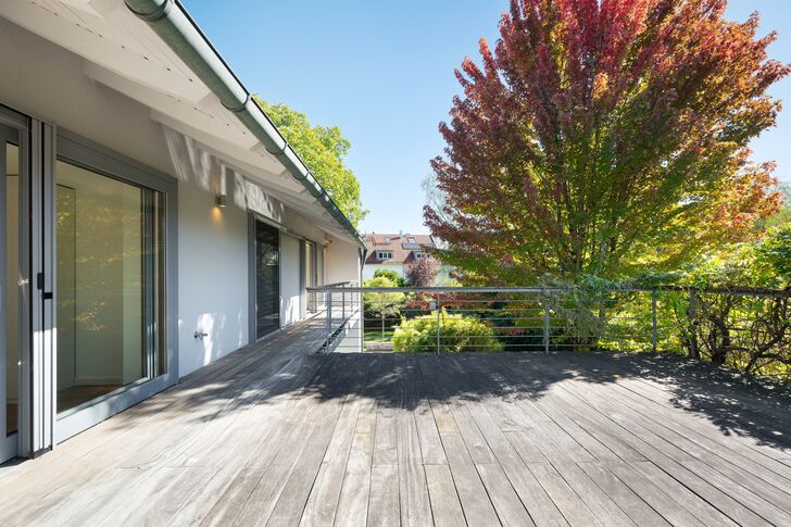 Größzügige Dachterrasse