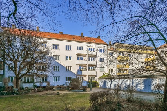 Parkähnlich begrünter Innenhof