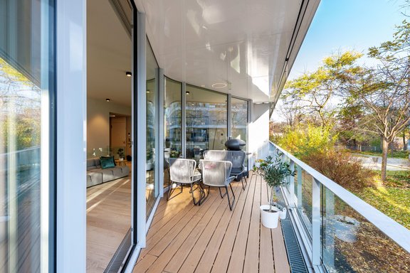 Balkon mit Süd-Ost-Ausrichtung