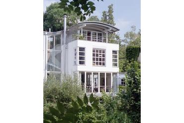 Designer-Doppelvilla direkt an der Isar