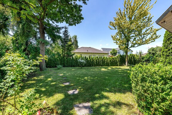 spacious garden