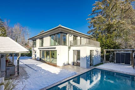 Modernes Villen-Flair