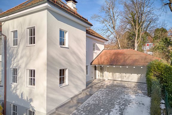 Hochklassige Villa mit Doppelgarage