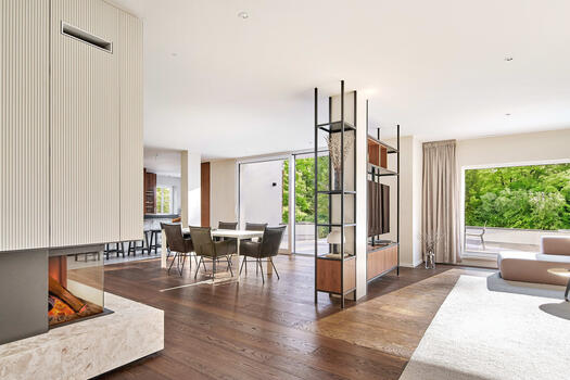 Designwohnraum mit eleganter Raumteilung