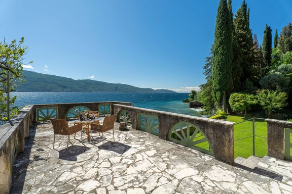 Terrace with private lake access