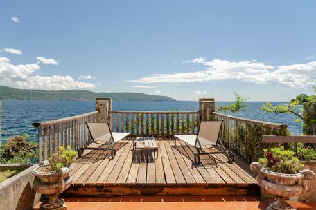 Direkt am Wasser: Limonaia-Villa am Gardasee – eine Rarität mit privatem Seezugang
