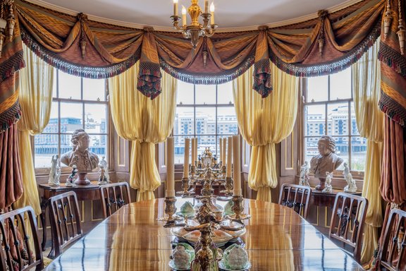 Esszimmer an der Themse