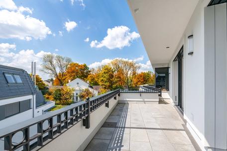 First occupancy: High-class penthouse apartment in completed city palace