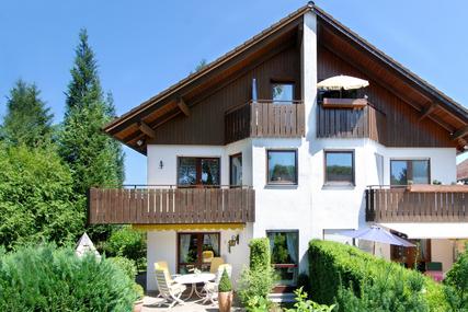 Doppelhaushälfte mit Landhauscharme und hochwertiger Ausstattung