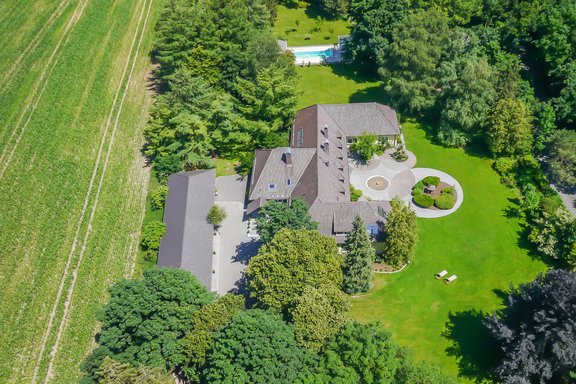 Idyllic location on the outskirts