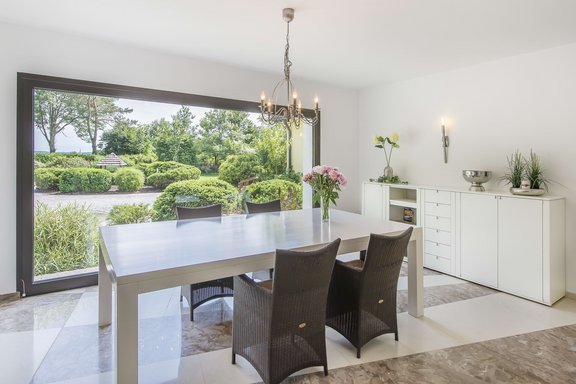 Attractive dining area