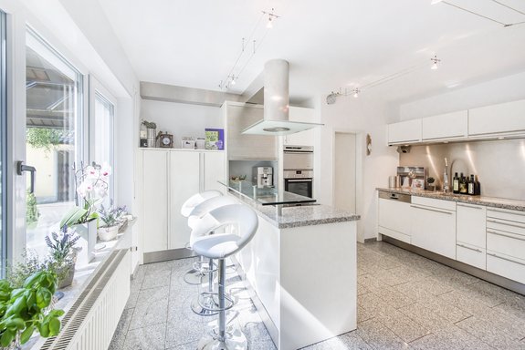 High quality fitted kitchen