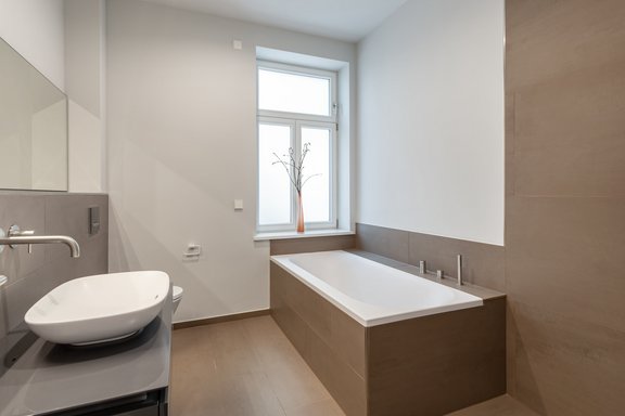 Zeitlos-elegantes Badezimmer