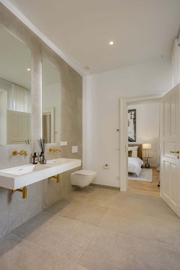 Bad mit edlem Spa-Ambiente