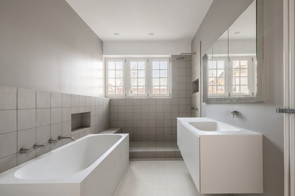 Tageslichtbad im stylischen Retro-Look