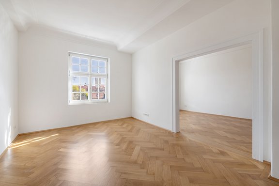 Wohn-/Essbereich mit angenehmen Deckenhöhen