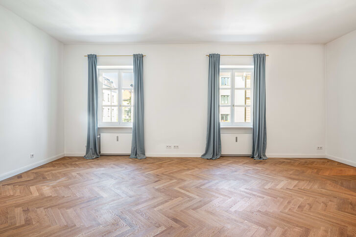 Der großzügige Livingbereich umfasst Wohnen, Essen und Kochen