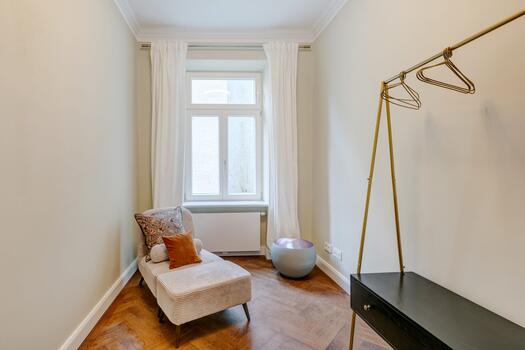 Individually usable room with inner courtyard orientation