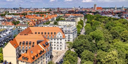Edle 4-Zimmer-Wohnung in historischem Stadtpalais mit Concierge-Service