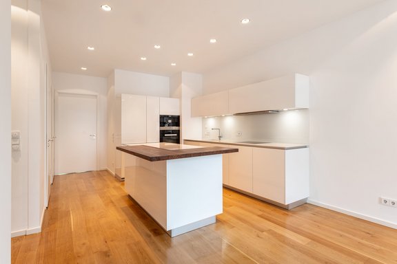 Nobly equipped fitted kitchen