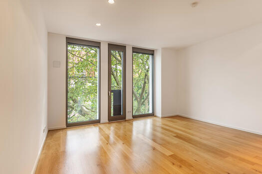 Spacious bedroom