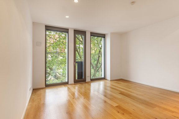 Spacious bedroom