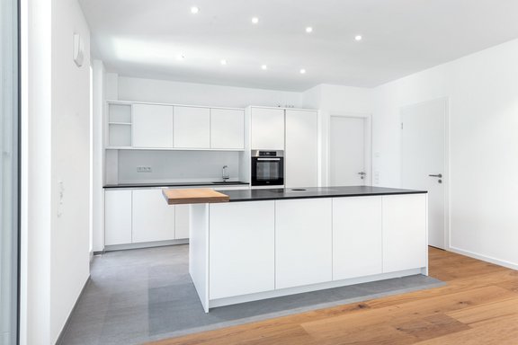 Küche mit Steinboden