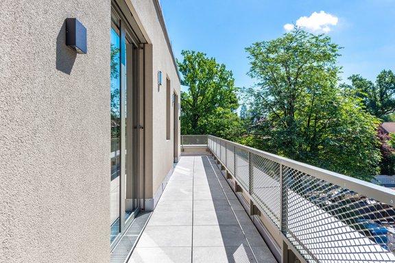 Umlaufende Dachterrasse