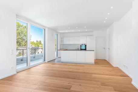 Noble 3-room penthouse in quiet prime location for first time occupancy