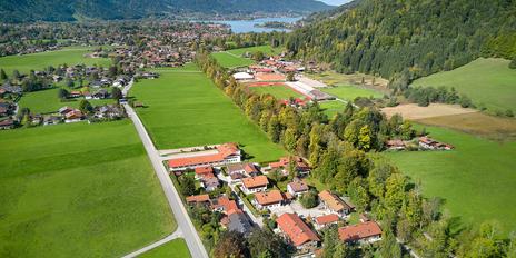 Elegant flair and Wallberg view: 2022 luxuriously designed 2-room designer apartment with south-facing balcony