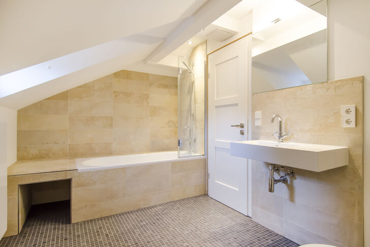 Modernes Badezimmer
